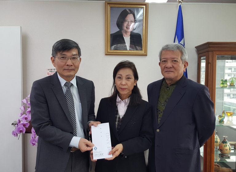 沖繩台灣交流振興會平田久雄會長捐款賑災