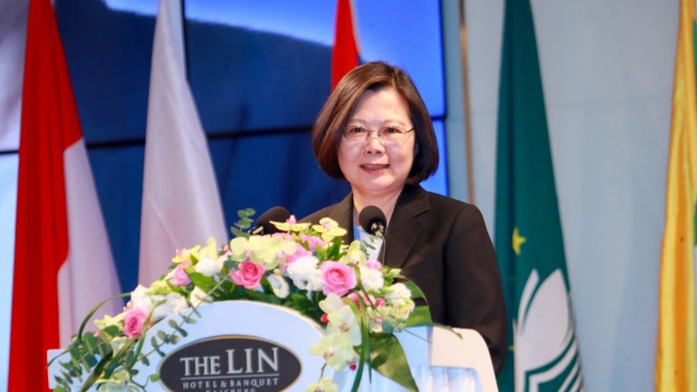 亞總會議登場　蔡英文：投資台灣不嫌晚