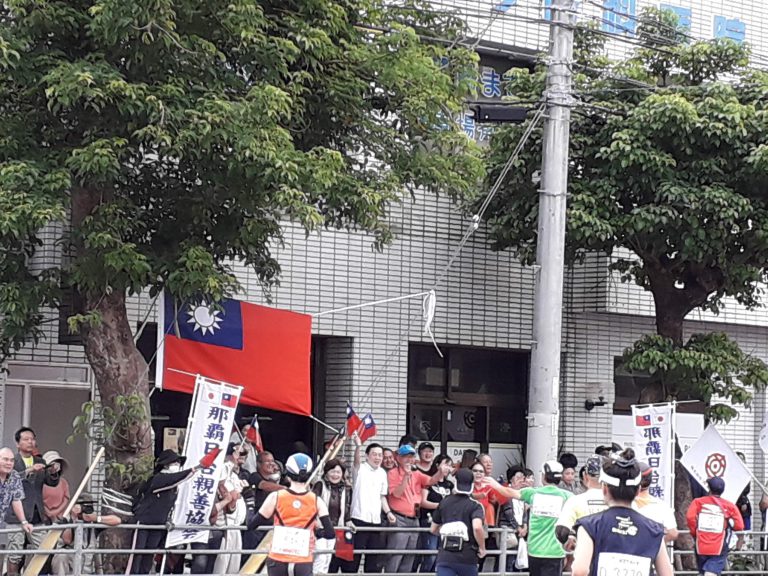 那霸馬拉松開跑　駐處偕各界到場為選手聲援