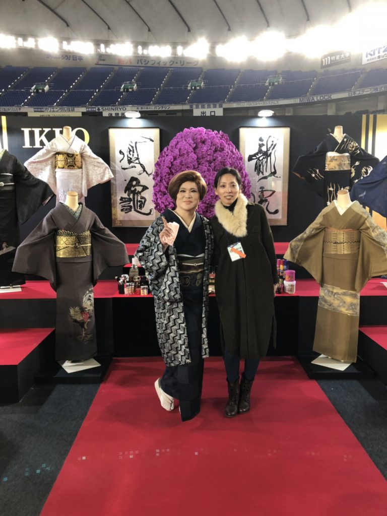 IKKOさん台湾産の蘭と着物をコラボレーション