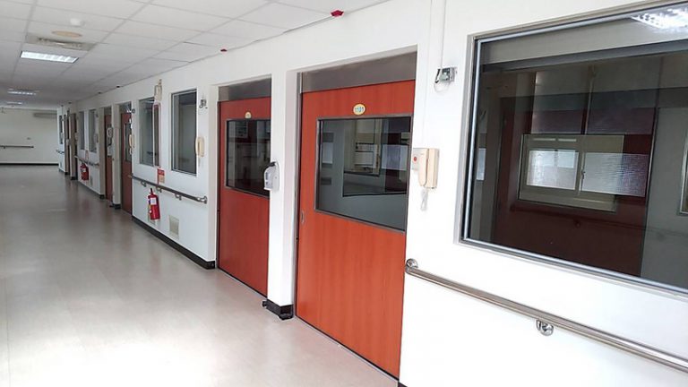 日本宣布無症狀感染者 住院期縮短至2天