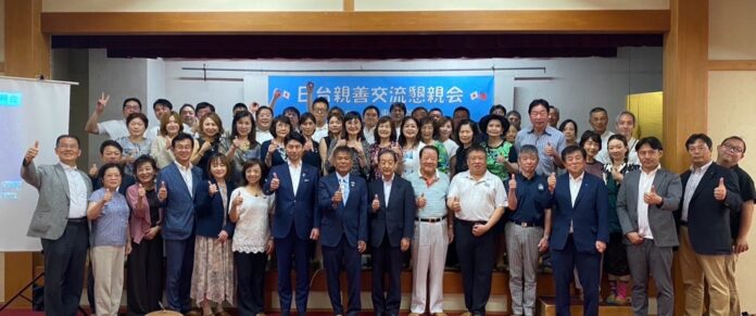 日台親善交流合影 日台親善交流合影