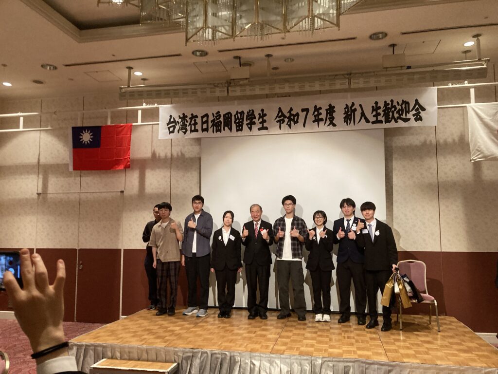 陳銘俊處長與學生合影