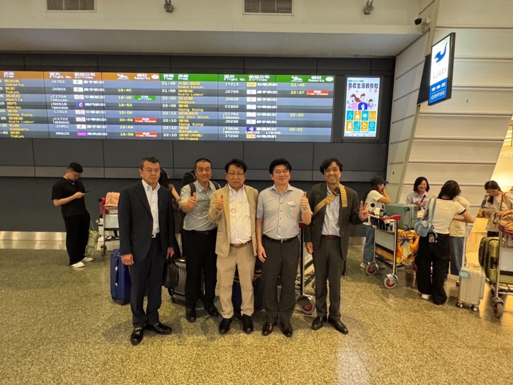 団は大分空港で今年の通航虎航空機で桃園国際空港に到着（日本国際交流協会提供）