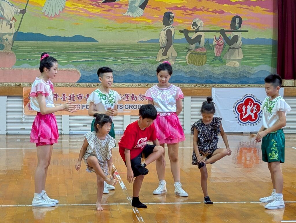 現場踢毽技藝演出