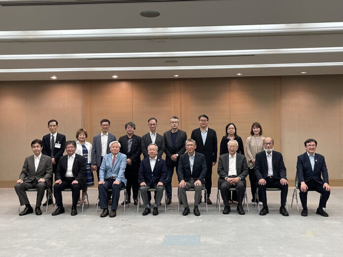 北醫大參訪團拜訪大阪府醫師公會合照