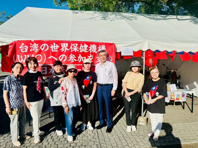 周學佑副代表(右3)來幫大家加油打氣