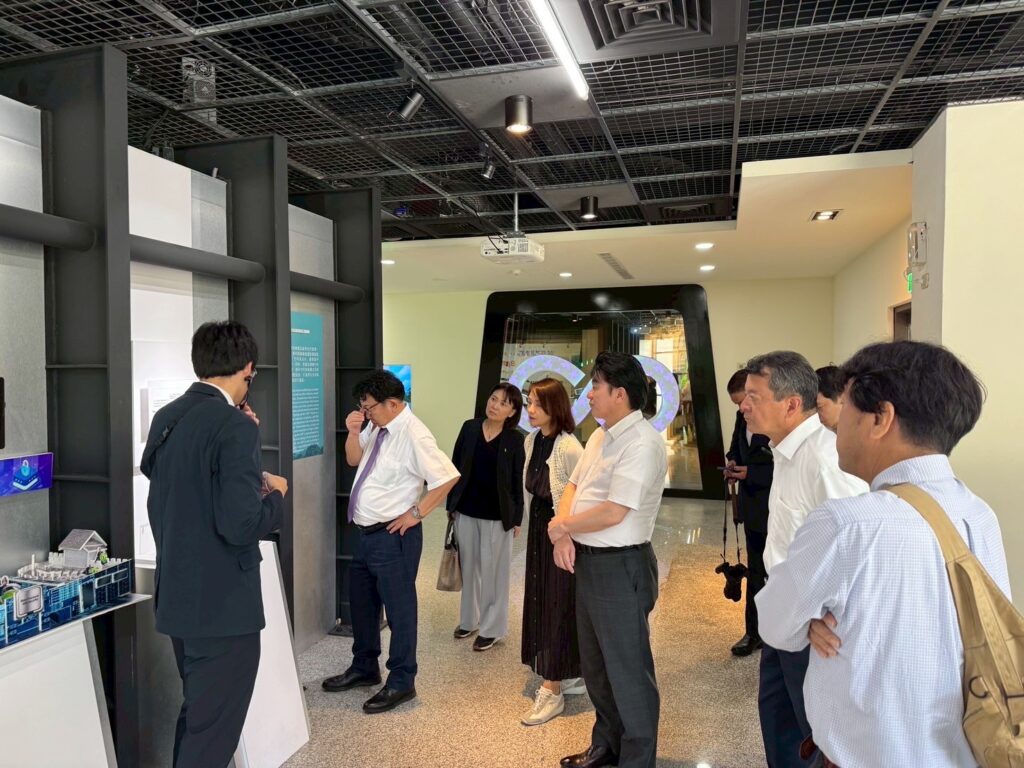 新竹科学園区見学（日本国際交流協会提供）