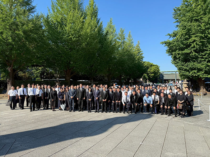 自民黨議員共同前往靖國神社參拜（來源：自民黨議員X）