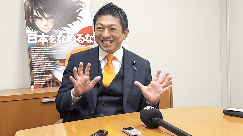 神谷議員は、「日本人優先」というスローガンは外国人を差別するものではなく、過度に拡大するグローバリズムを抑制することが目的であると説明しています。