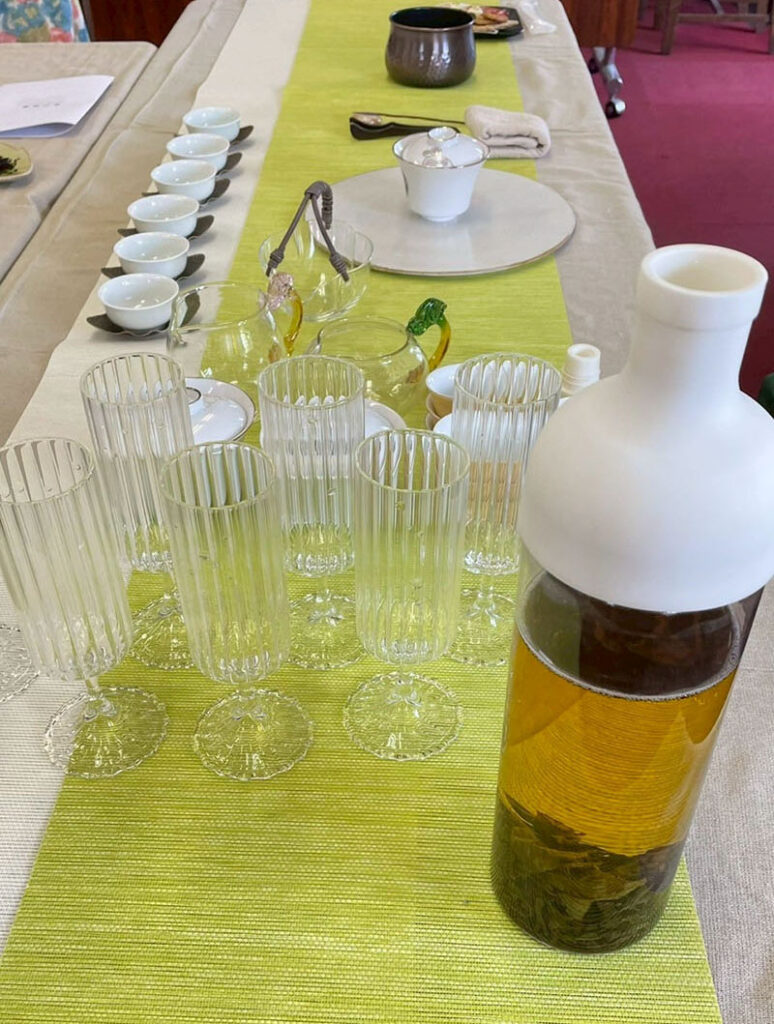 台湾茶の香りを味わう