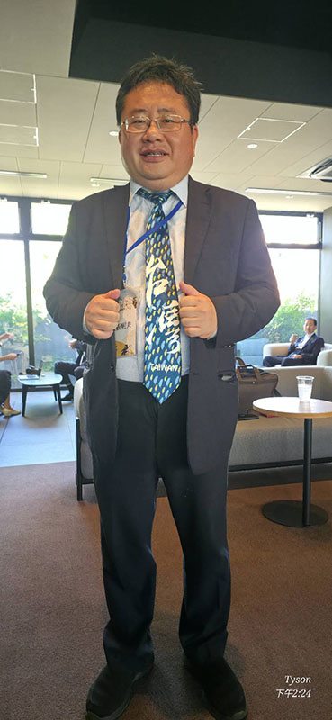 矢板明夫氏らが台湾産米を寄贈する活動を行い