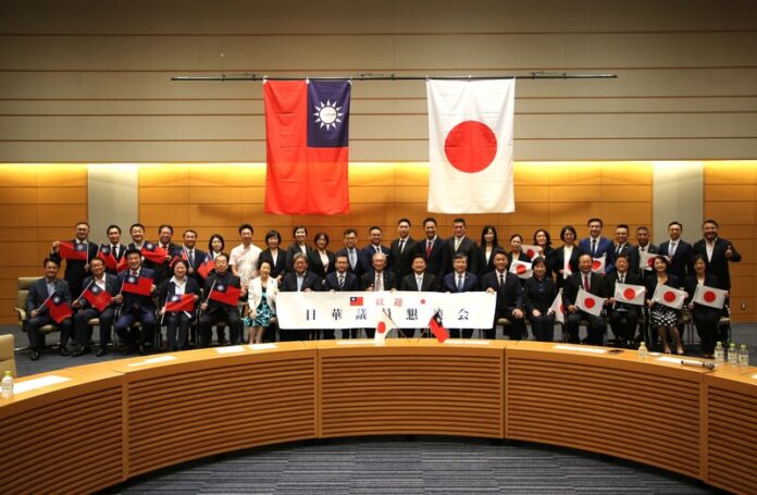 立法院国民党団総召傅崐萁ら27名の立法委員が4日、日本の衆議院を訪問(写真\中央社)