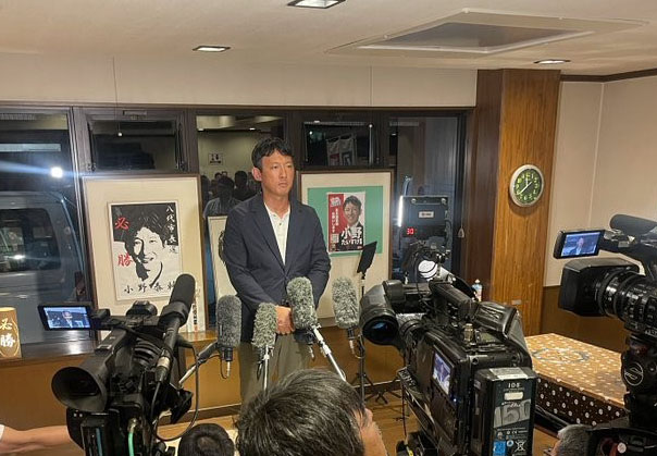 選舉過後小野泰輔接受媒體採訪並表示感謝(圖/小野泰輔X)