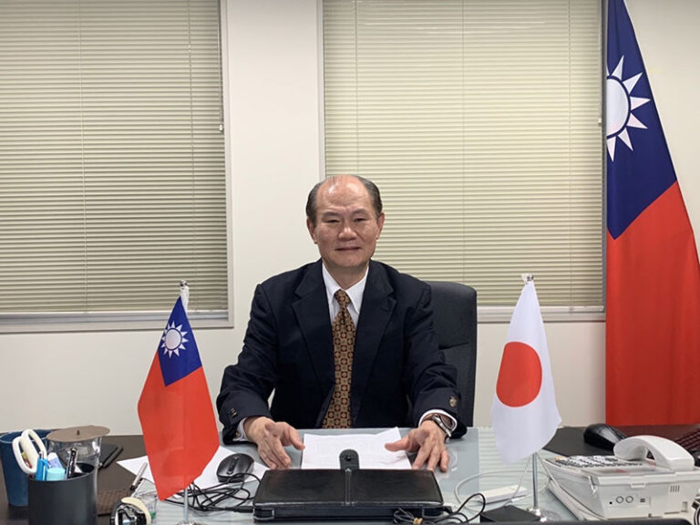 台北駐日經濟文化代表處札幌分處粘信士處長