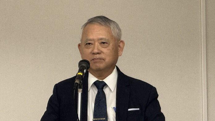 國立政治大學教授李酉潭