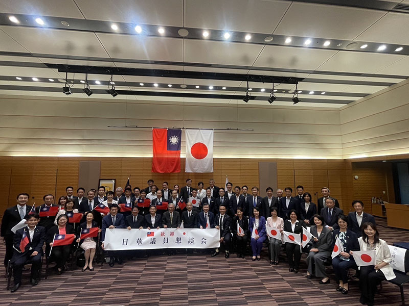 
立法院長韓國瑜率領立委團拜會日華議員懇談會，日本國會議員超過百人出席