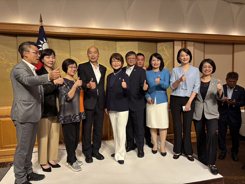 韓國瑜率立委團訪日與僑胞聚餐