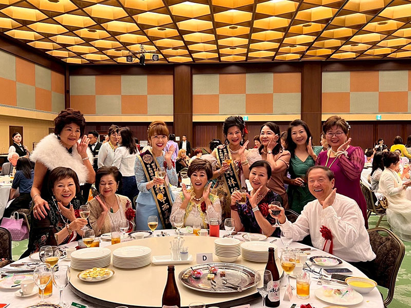 林會長和中西會長與貴賓合影