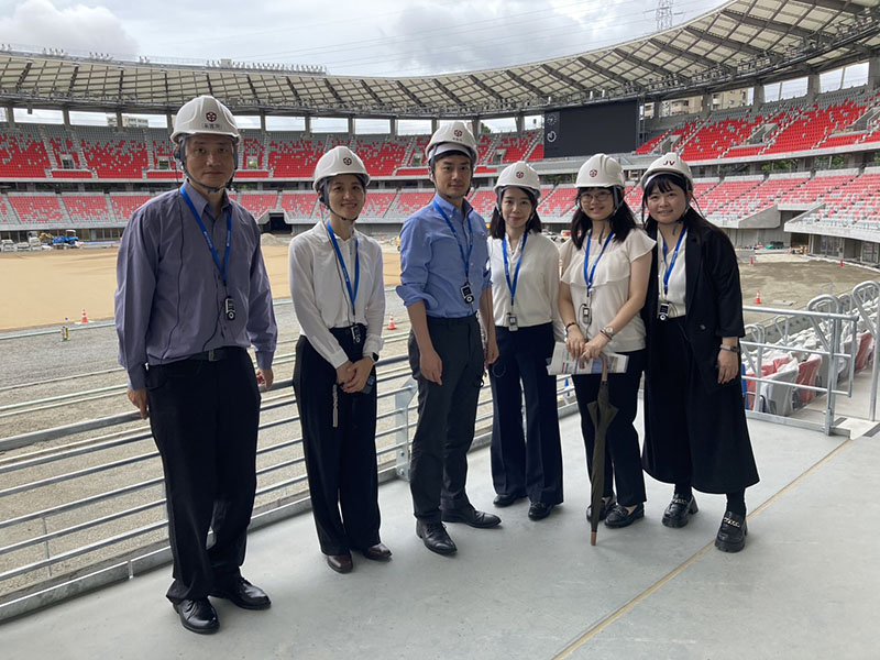 研考會團隊前往名古屋巨蛋視察聽取各項防災措施報告