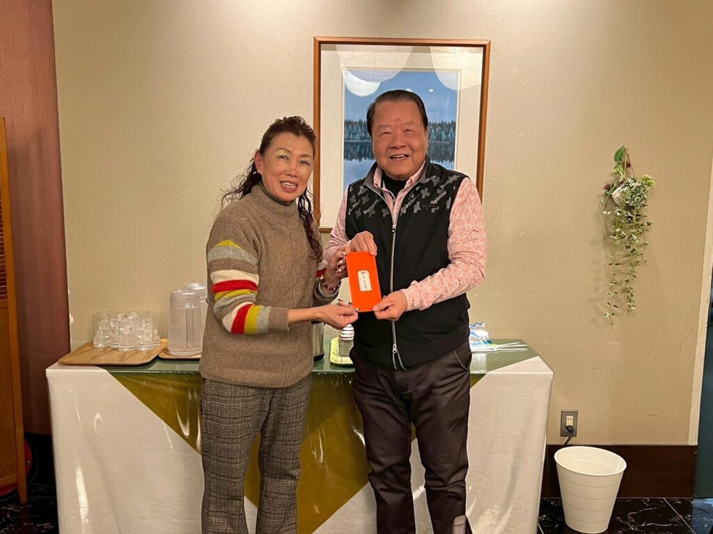 左：洪益芬 總會長、右：詹德薰 榮譽總會長