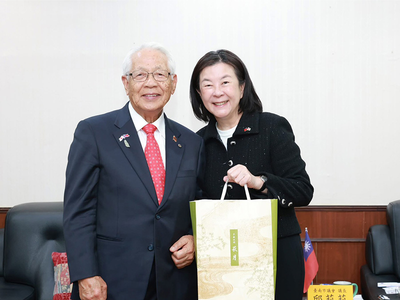 左：全大阪市会議長　永野孝男