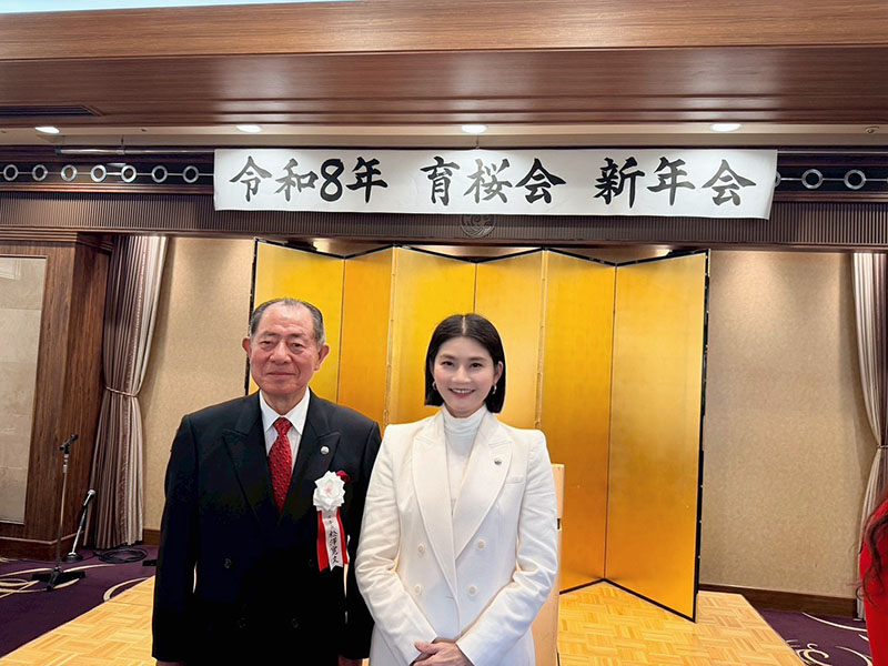 右：育桜会松沢寛文理事長