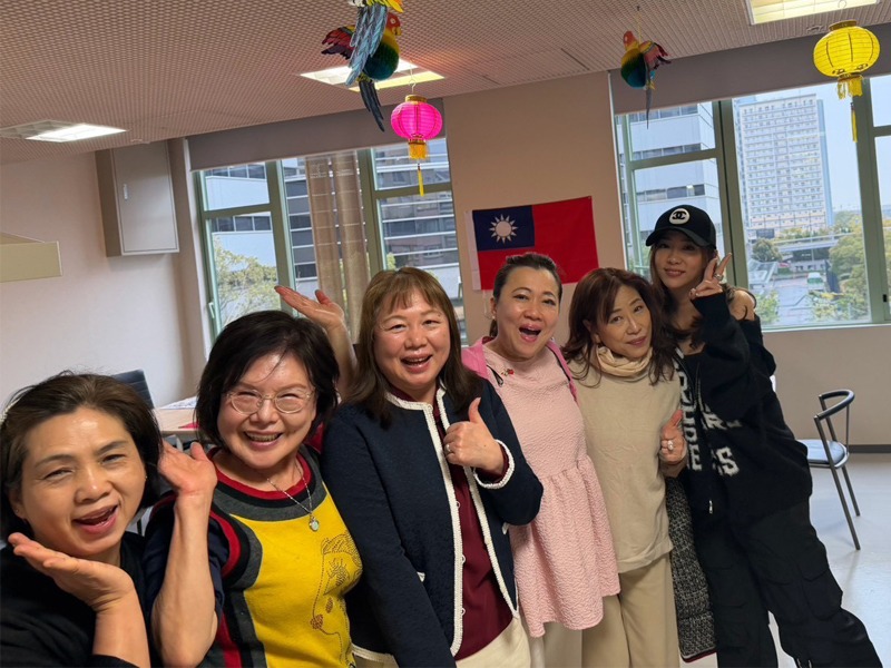 左1陳美玲、左2福田玉華、左3大野麗子、左4宮永利智、左5俞老師、左6Audrey
