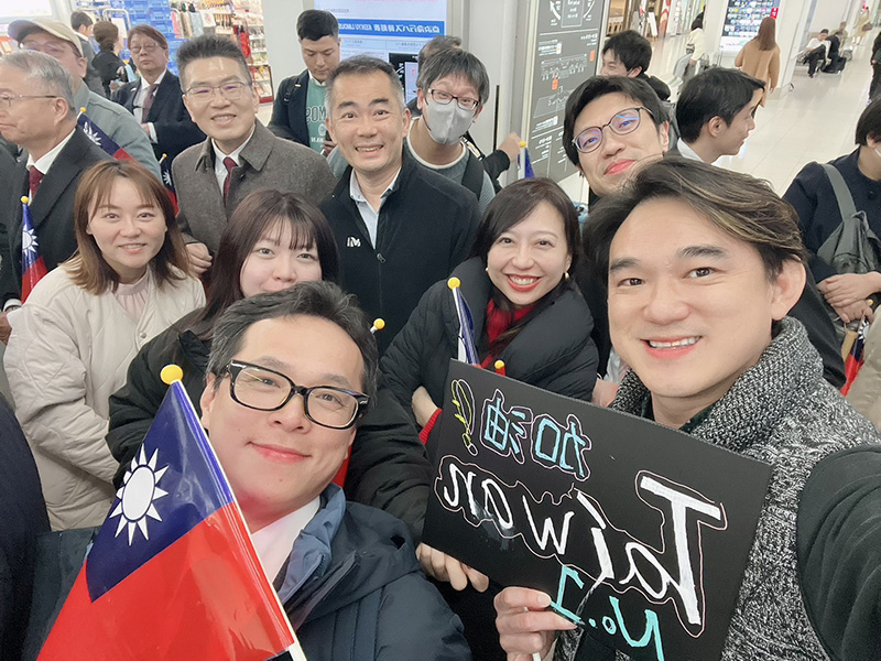 僑胞們歡喜的笑容