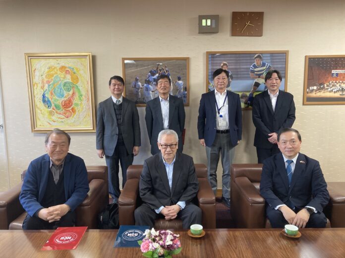 9AAE9092-BF49-41CC-98E3-34A8D47325AD