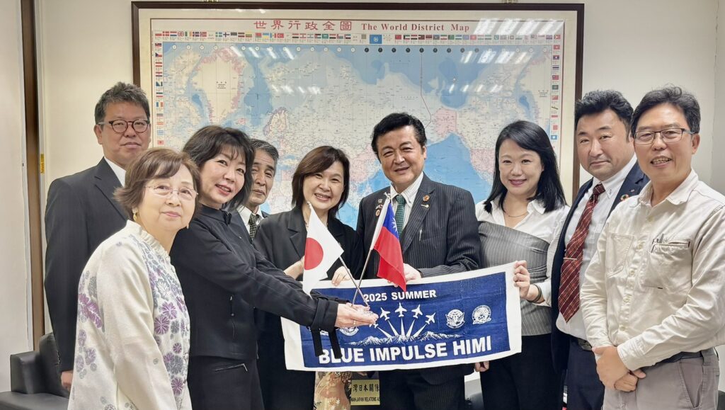 24日夜は台湾台北東海ロータリークラブ31周年記念式典 祝賀会に出席して交流を深めました。