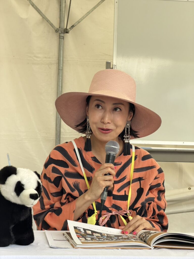 朗讀繪本的一青窈女士