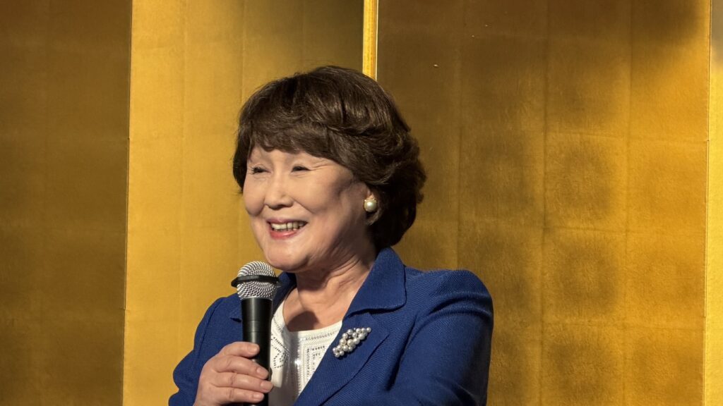清水志摩子理事長