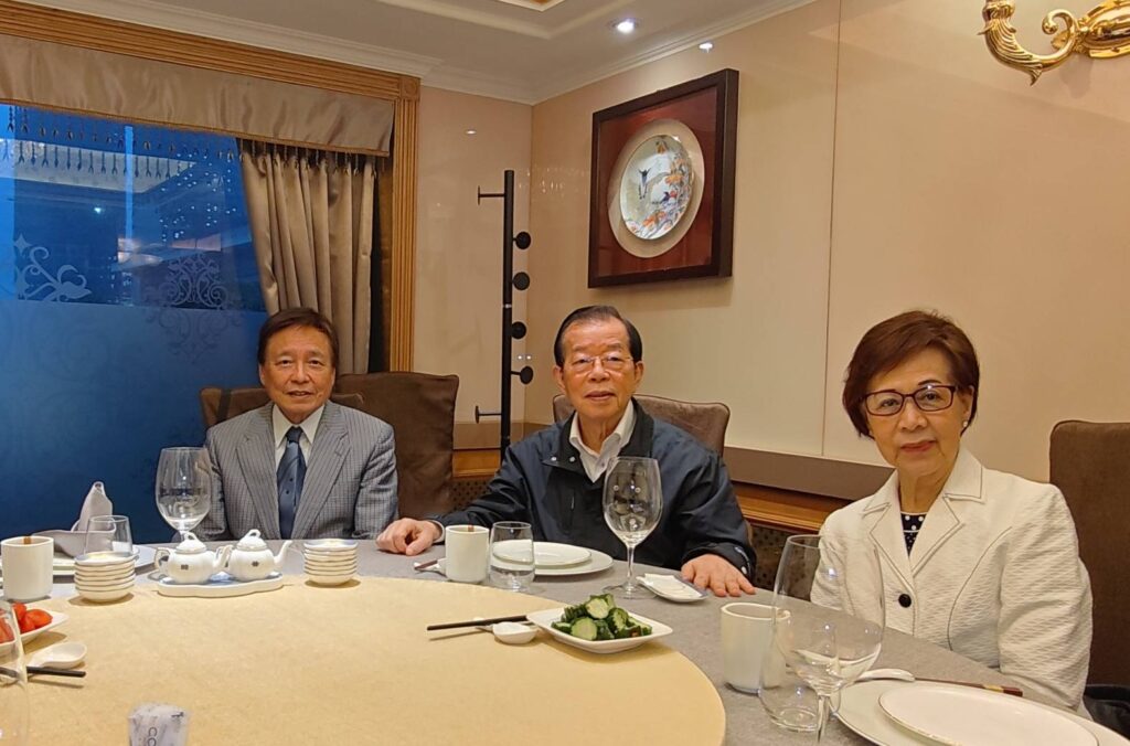 謝長廷会長ご夫妻より心尽くしのご接待を賜り、深く感謝申し上げます。