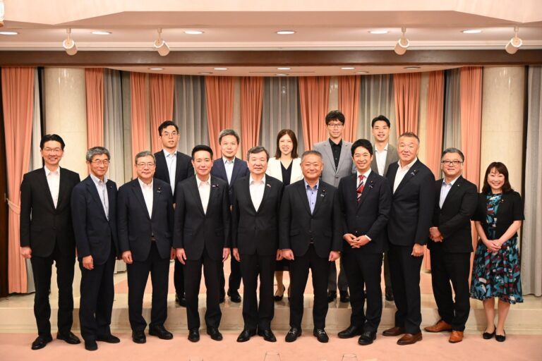 日本維新の会幹部が台北駐日経済文化代表処を訪問　