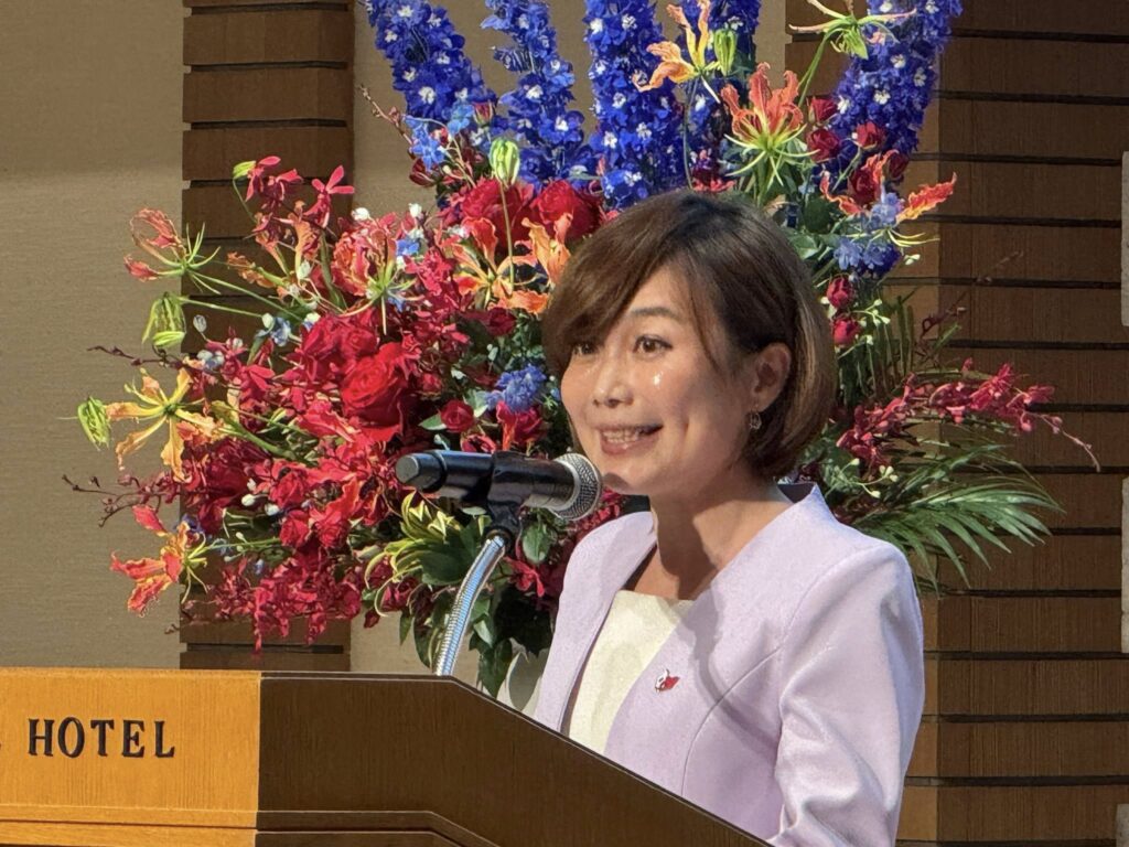 總統府發言人郭雅慧受邀訪日交流成為日台友好議連總會貴賓(圖/駐日代表李逸洋FB)