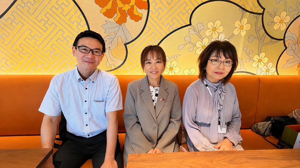 左起:教育組黃聖明組長、僑務組李承芸副組長、僑務委員林月理