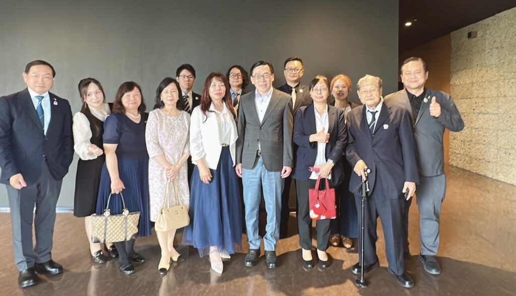 大阪辦事處范處長宴請台日文化傳承交流協會餐後合影