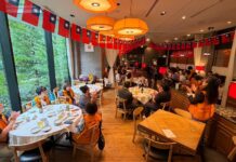 會場掛滿國旗慶祝九三軍人節