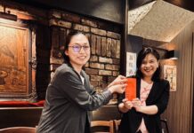 鈴木佳怡會長(左)與劉夏如組長(右)